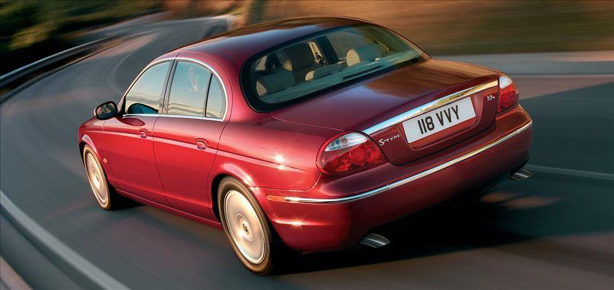 Fotky: Jaguar S-Type 4.2 (foto, obrazky)