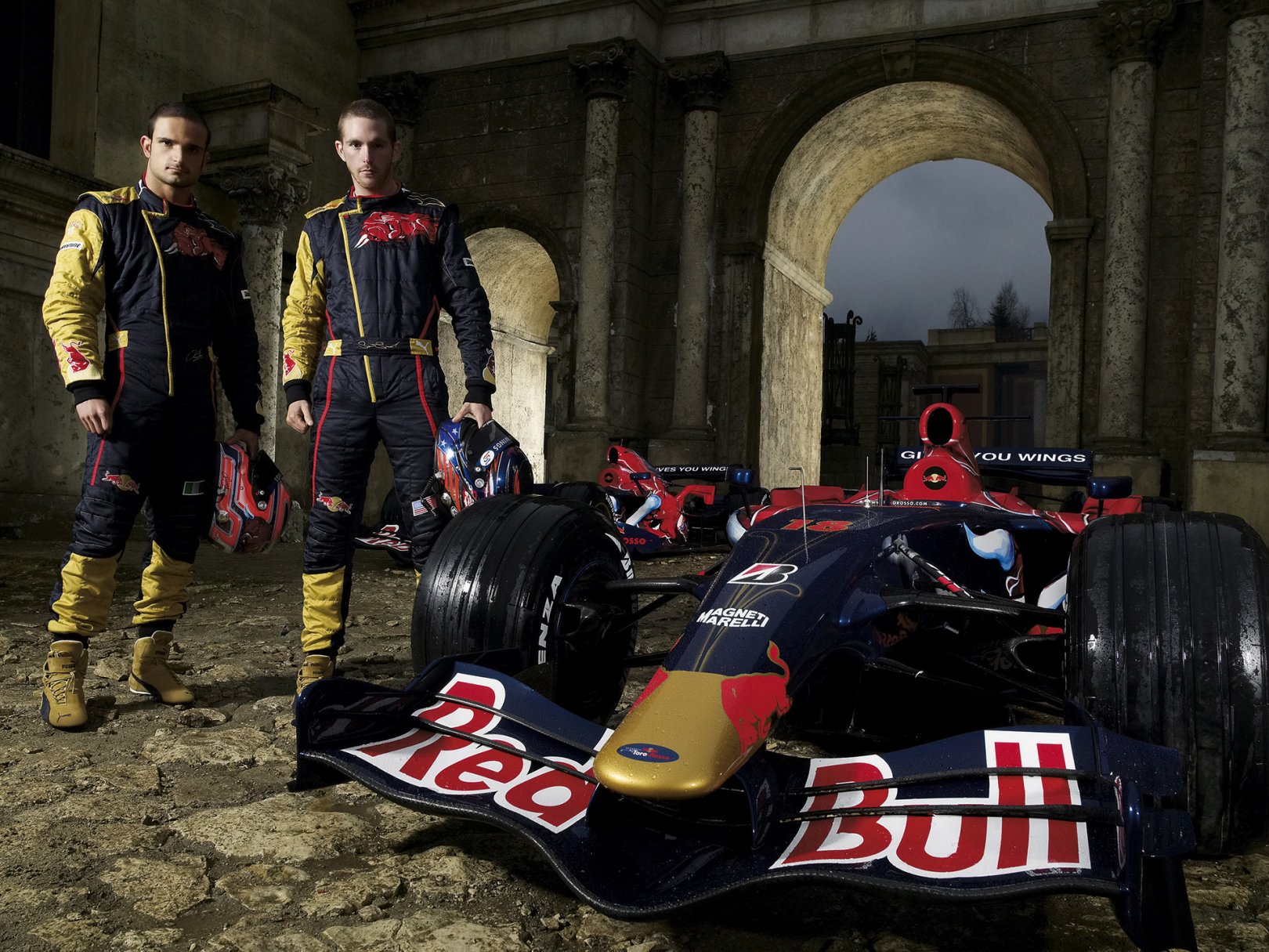 Foto: Scuderia Torro Rosso STR2 F1 Vitantonio Liuzzi ITA and Scott Speed USA (2007)