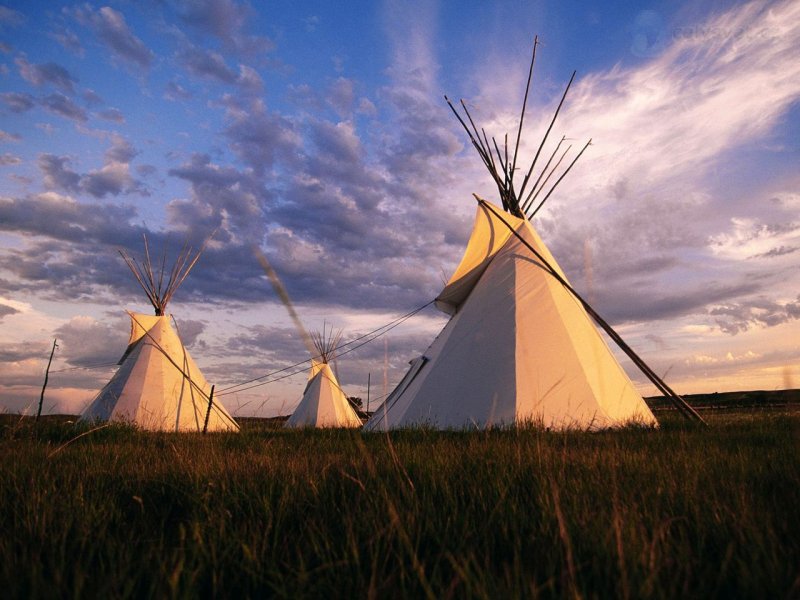 Foto: Sioux Teepee At Sunset, South Dakota