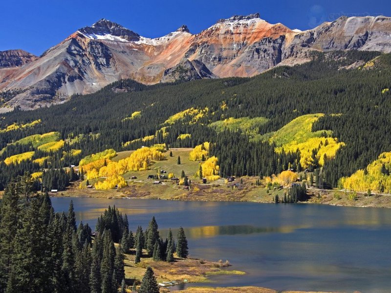 Foto: Fall Color Accents Trout Lake, Yellow Mountain, And Lizard Head Pass, Colorado